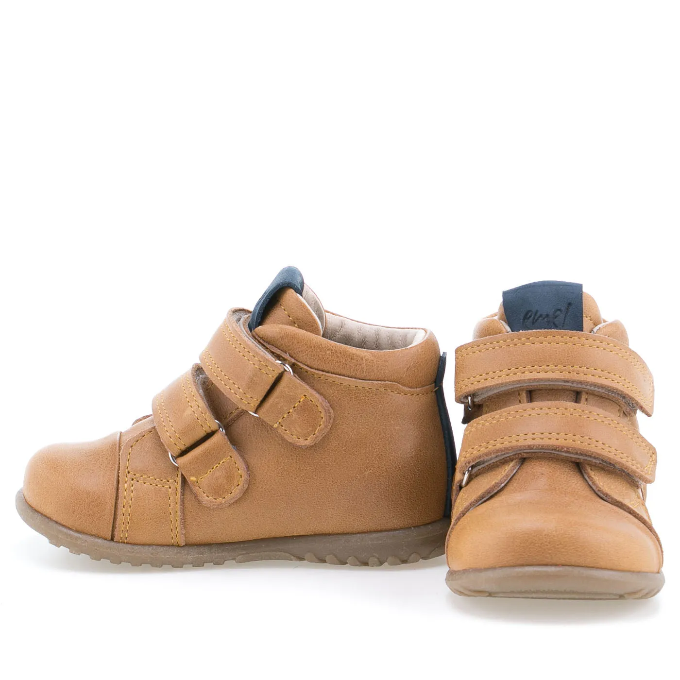 (1084) Emel first shoes