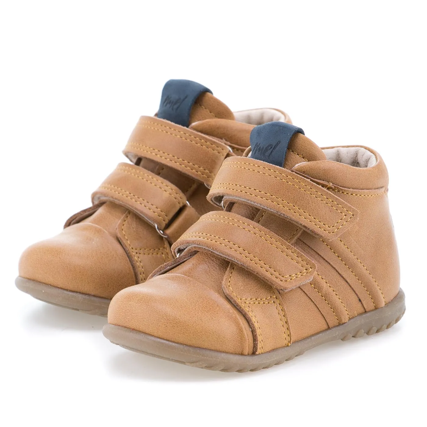 (1084) Emel first shoes