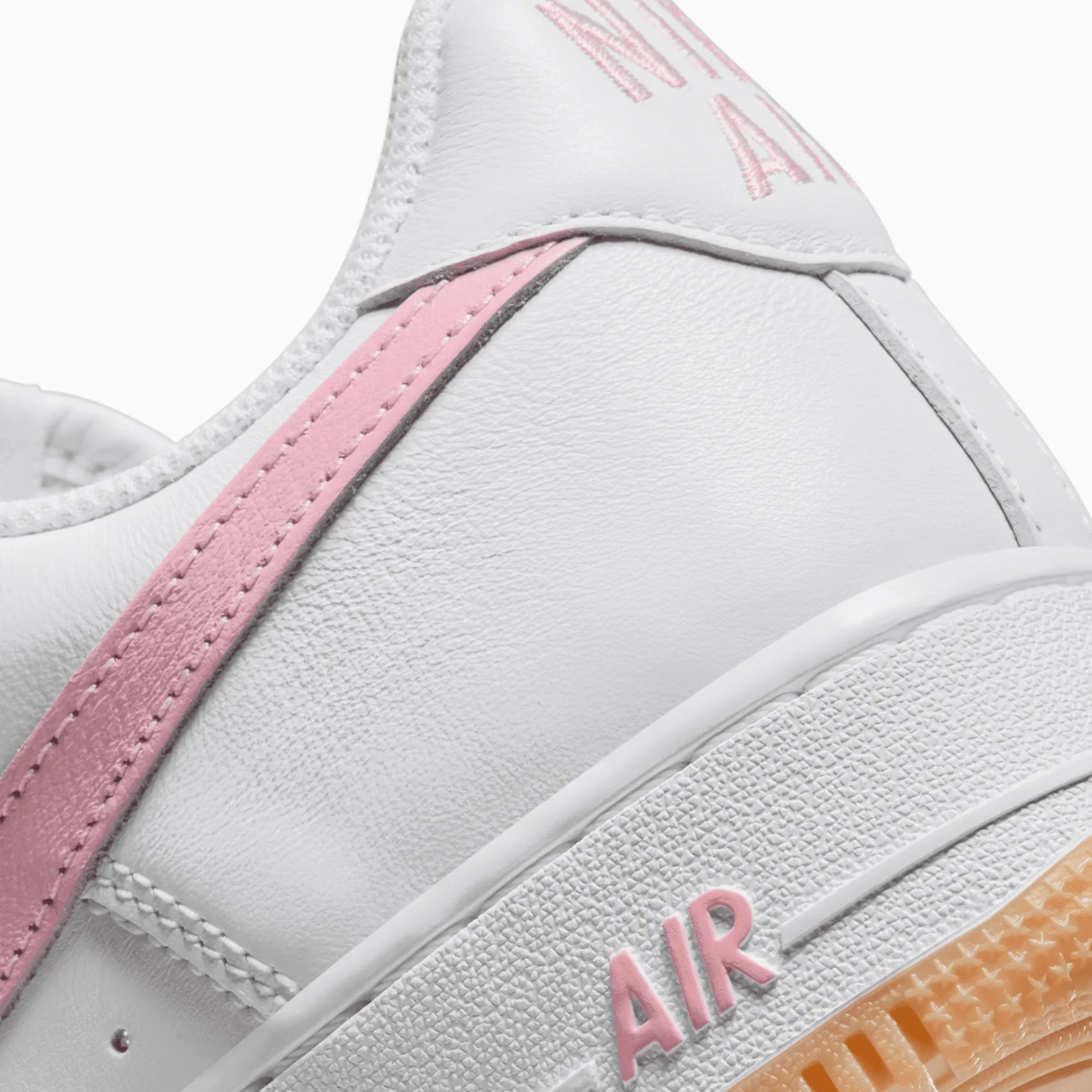 Air Force 1 Low Retro - White/Pink-Gum Yellow