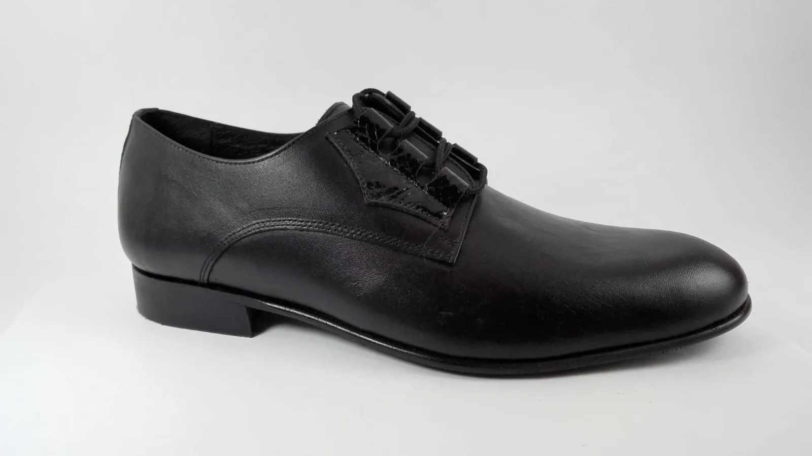 Andanines Black Lace-Up Dress Shoes