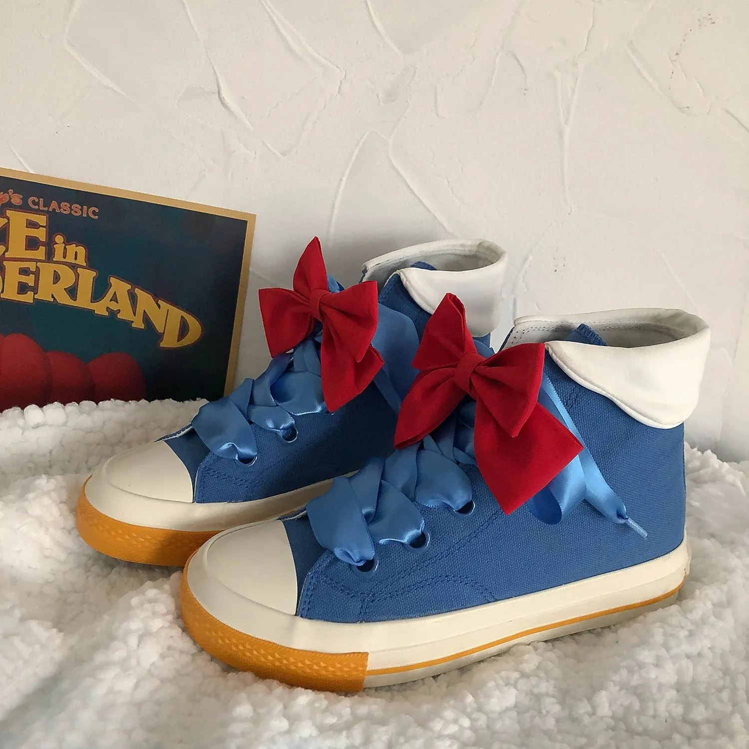 Blue high-top canvas shoes   KF82548