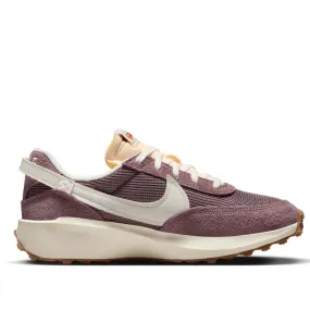 Nike Women's Waffle Debut Vintage Shoes